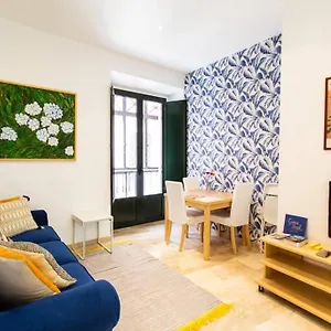 https://cheap-chic-in-the-center-of-sevilla.es-andalucia.com